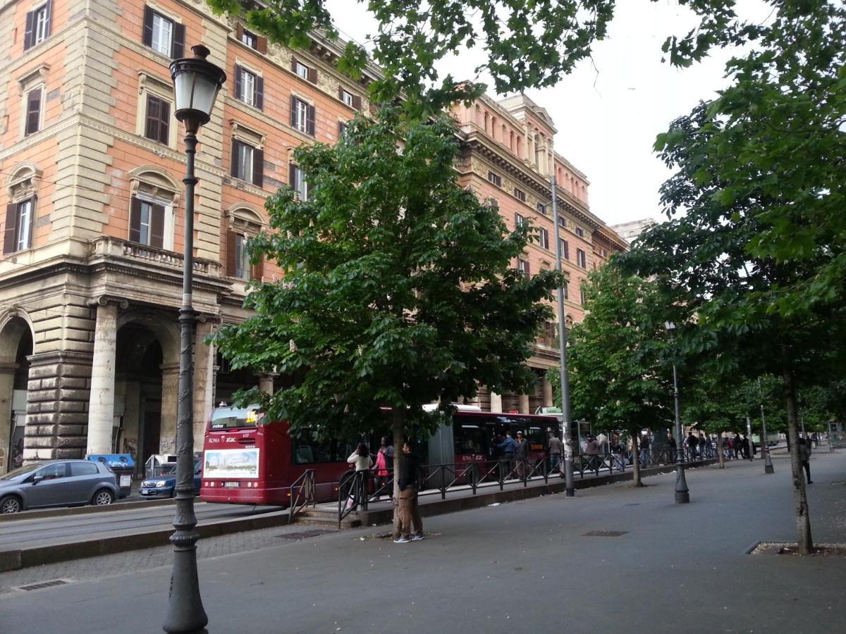 比萨维托瑞欧87号膳宿旅馆 罗马 外观 照片
